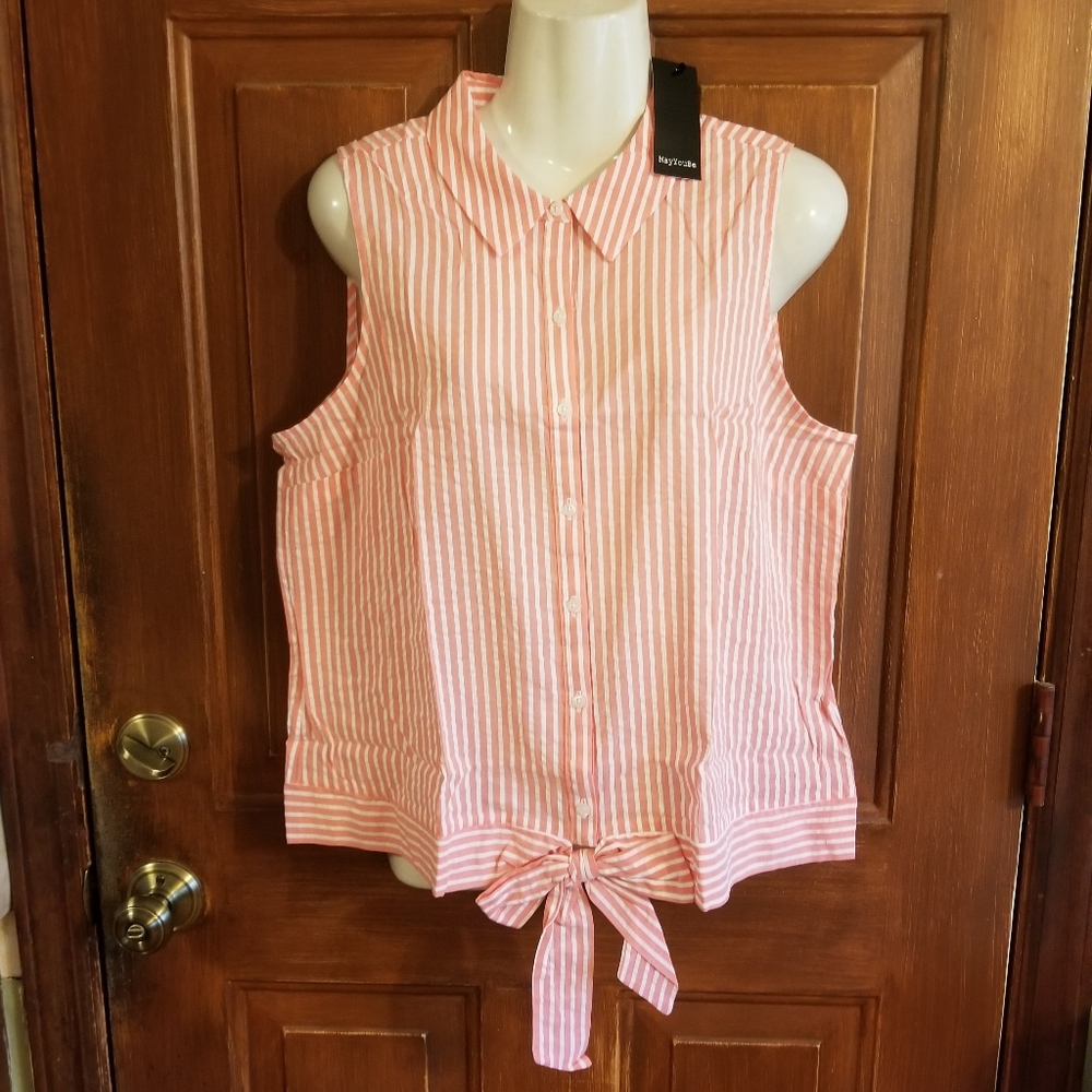 Sleeveless Button Down Top Size L